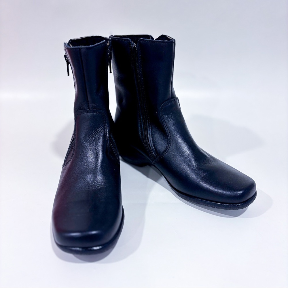 MARTINO Black Leather Lindsay Waterproof Ankle Boots‎ | Size 6 *